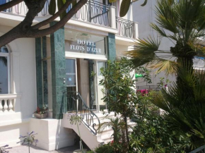 Отель Hotel Flots d'Azur  Ницца